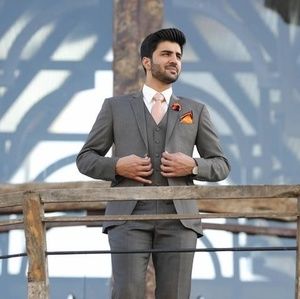 Meet your Posher, Abbas